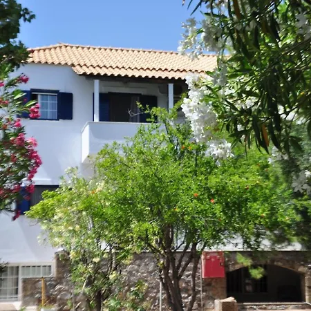 Ifigenia's * Stoúpa